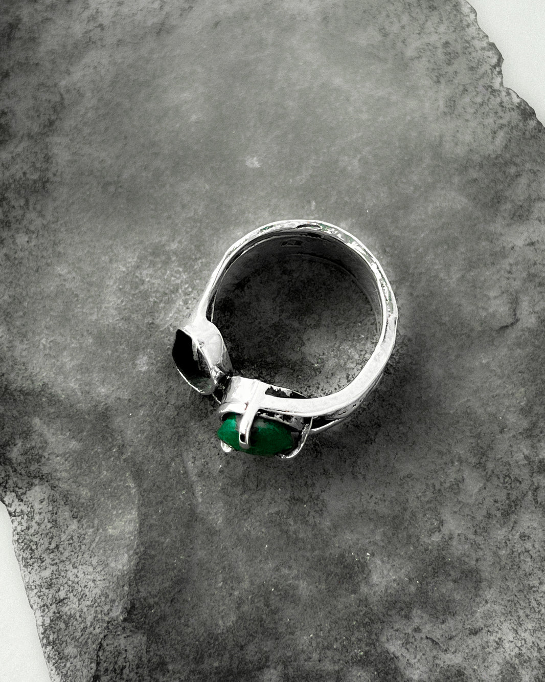 Half Setting Negative Stone Ring