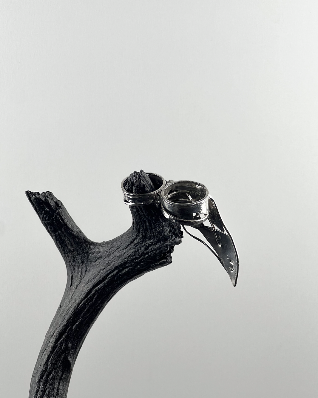 Double Finger Winged Ring